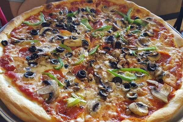 Decoding Pizza Menus: A Beginner’s Guide to Choosing the Right Pizza in Sunnyvale